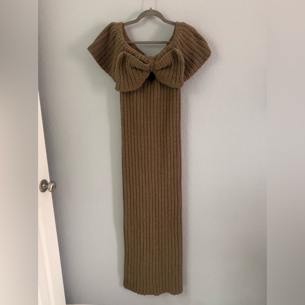 Brown Ribbed Knit Scarf with Bow
